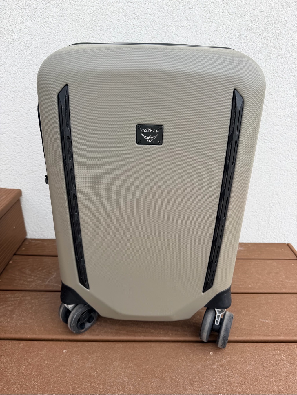 Osprey Transporter Hardside Carry On 22” Rolling Suitcase Traveling